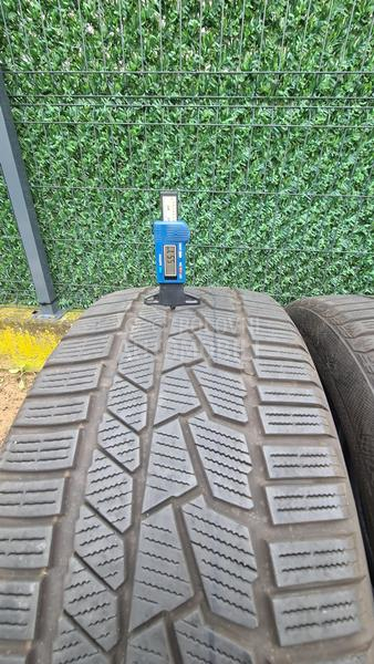 Continental 255/40 R20 Zimska