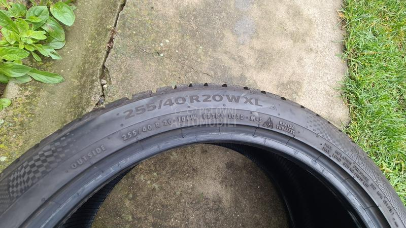 Continental 255/40 R20 Zimska