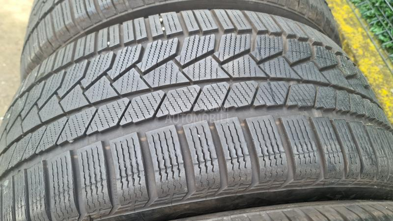 Continental 255/40 R20 Zimska