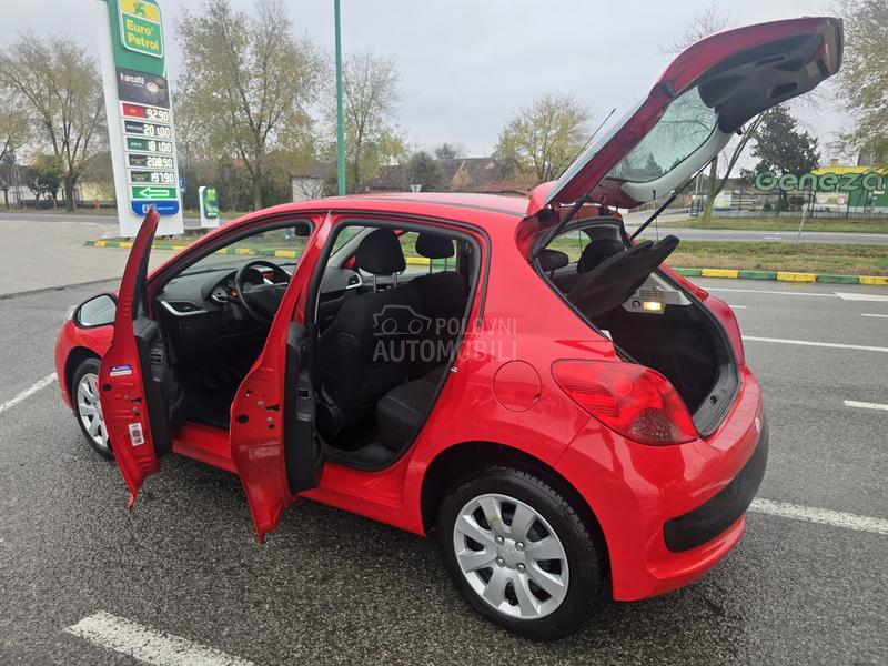 Peugeot 207 1,4i 16v Trendy