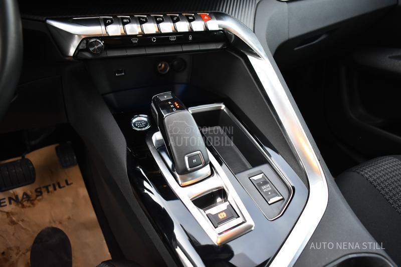 Peugeot 3008 1.2 Active AT