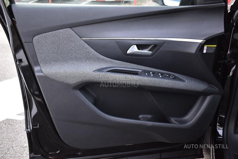 Peugeot 3008 1.2 Active AT