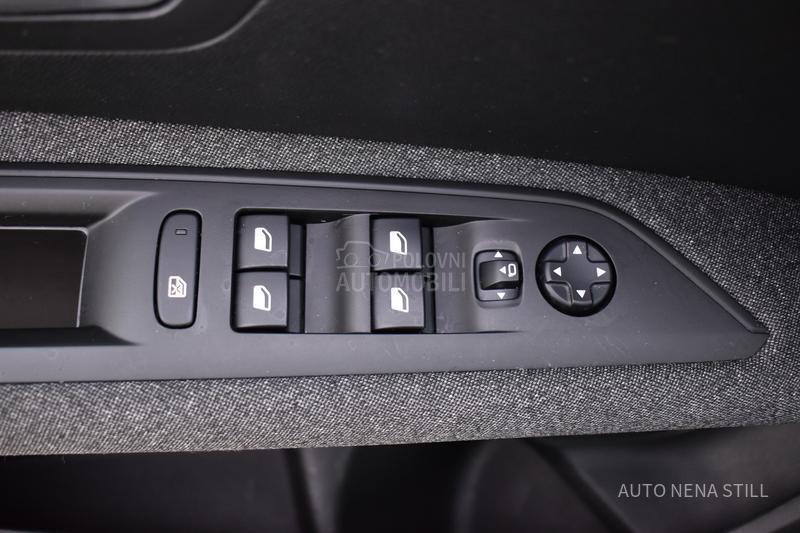 Peugeot 3008 1.2 Active AT
