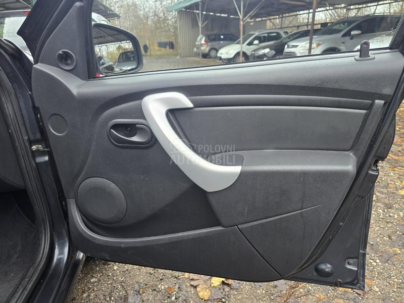 Dacia Sandero 1,2 16v BASE