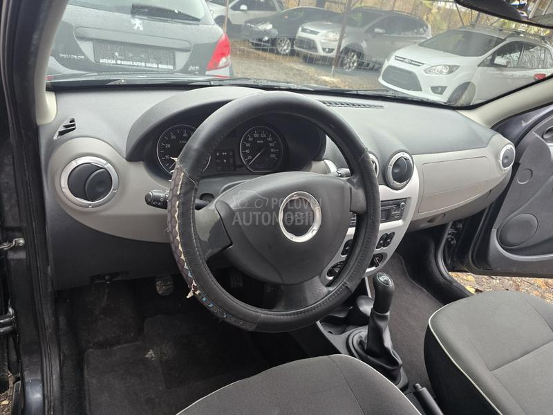 Dacia Sandero 1,2 16v BASE
