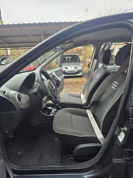 Dacia Sandero 1,2 16v BASE