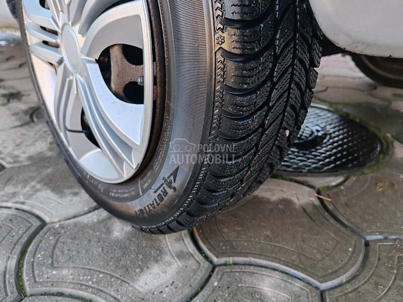 Nissan Micra 1.0 k.l.i.m.a