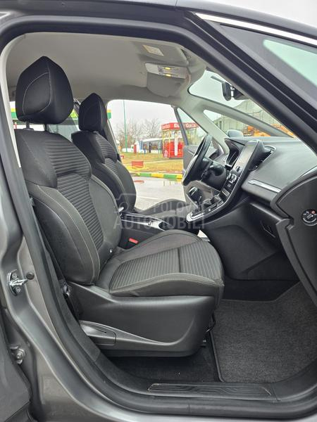 Renault Scenic initiale Paris