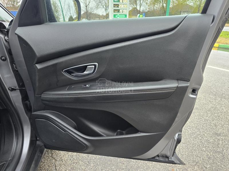 Renault Scenic initiale Paris