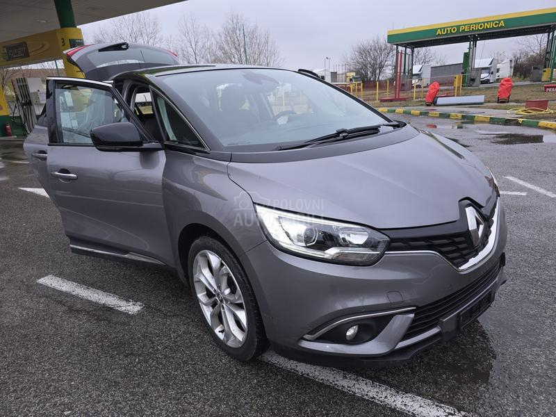 Renault Scenic initiale Paris