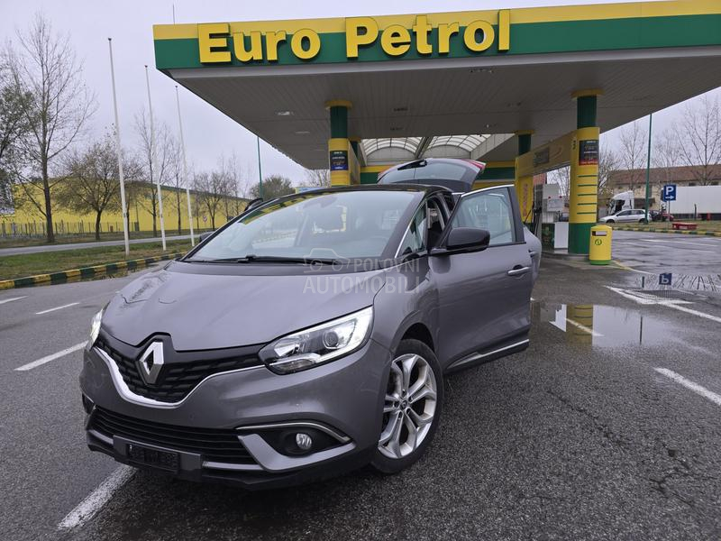 Renault Scenic initiale Paris