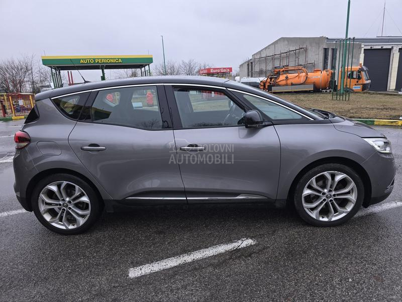 Renault Scenic initiale Paris