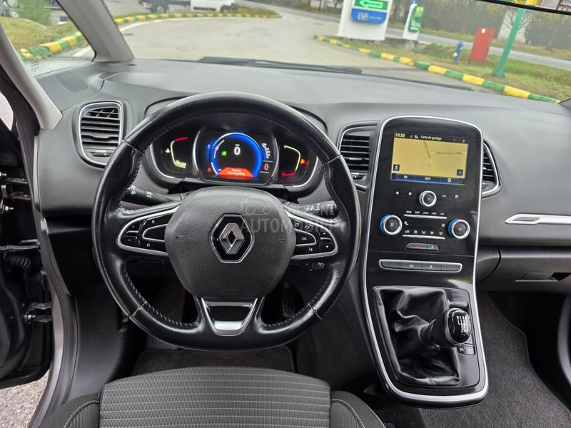 Renault Scenic initiale Paris