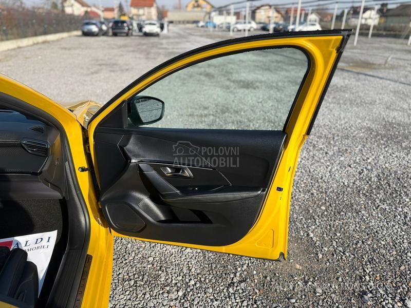 Peugeot 208 1.2 GT/Virtual