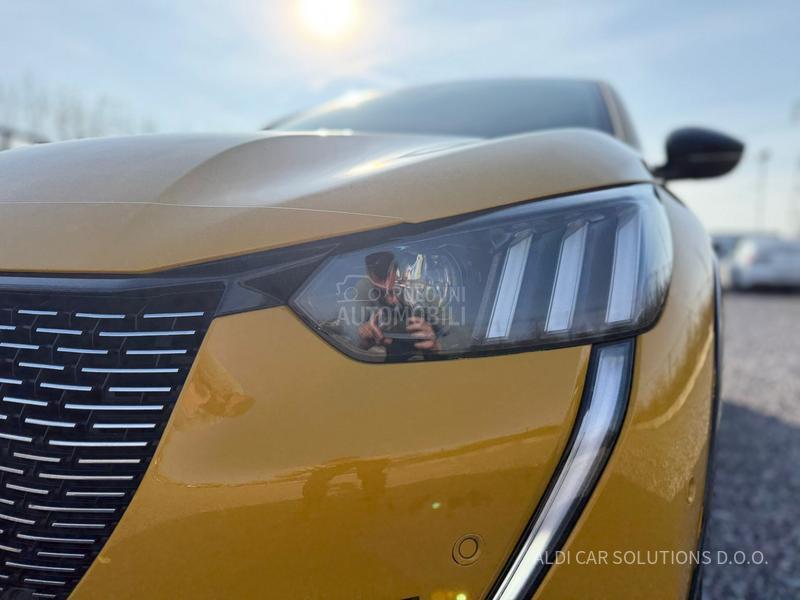 Peugeot 208 1.2 GT/Virtual