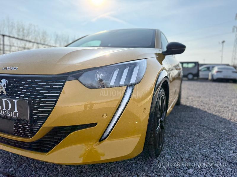 Peugeot 208 1.2 GT/Virtual