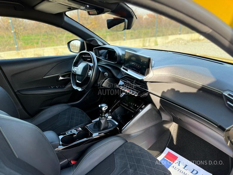 Peugeot 208 1.2 GT/Virtual