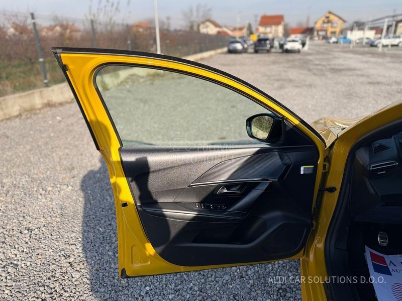 Peugeot 208 1.2 GT/Virtual