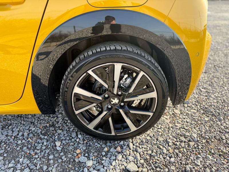 Peugeot 208 1.2 GT/Virtual