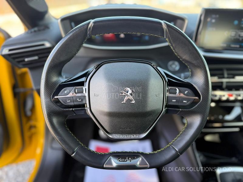 Peugeot 208 1.2 GT/Virtual