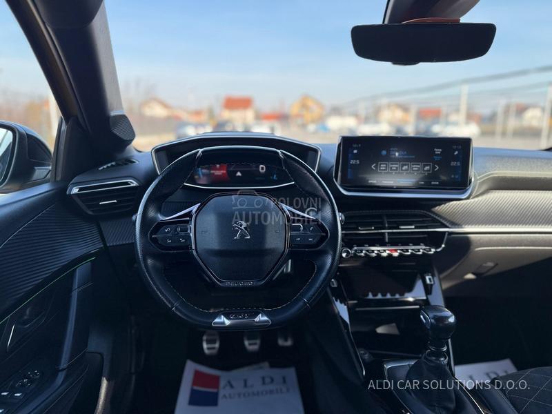 Peugeot 208 1.2 GT/Virtual