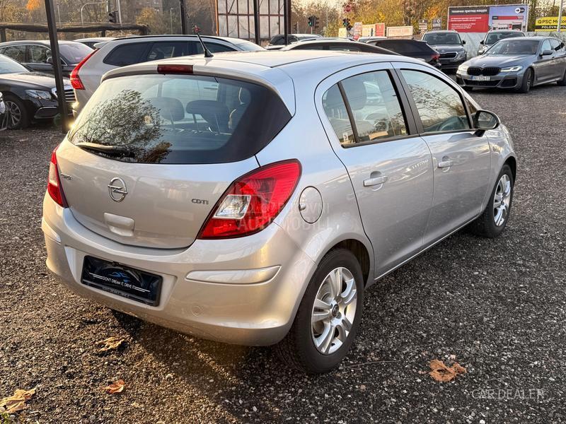 Opel Corsa D 1.3d/cosmo/ristajl
