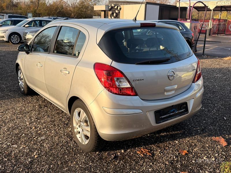 Opel Corsa D 1.3d/cosmo/ristajl