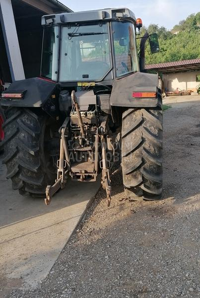 Massey Ferguson 8110