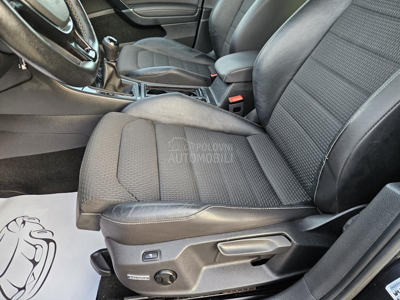Volkswagen Golf 7 1.6 TDI HIGHLINE