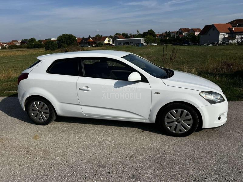 Kia pro_cee`d 