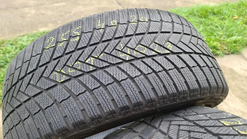 Bridgestone 255/40 R20 Zimska