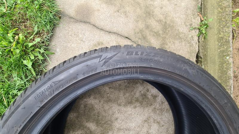 Bridgestone 255/40 R20 Zimska