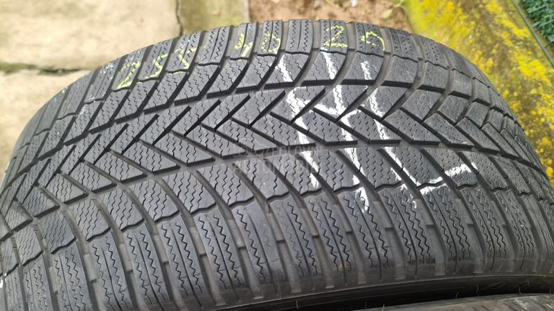 Bridgestone 255/40 R20 Zimska