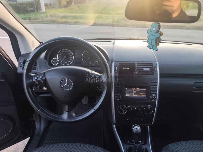 Mercedes Benz A 180 /FABRIČKO STANJE/