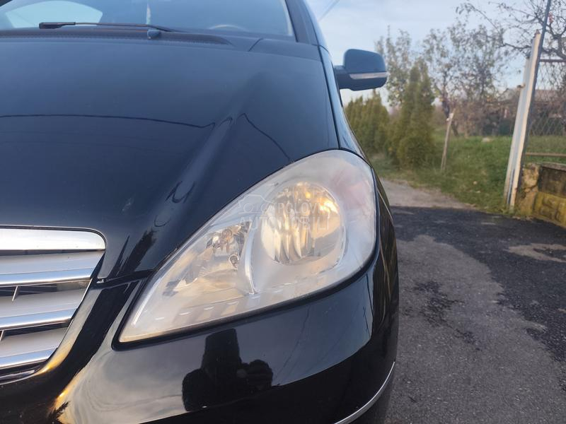 Mercedes Benz A 180 /FABRIČKO STANJE/
