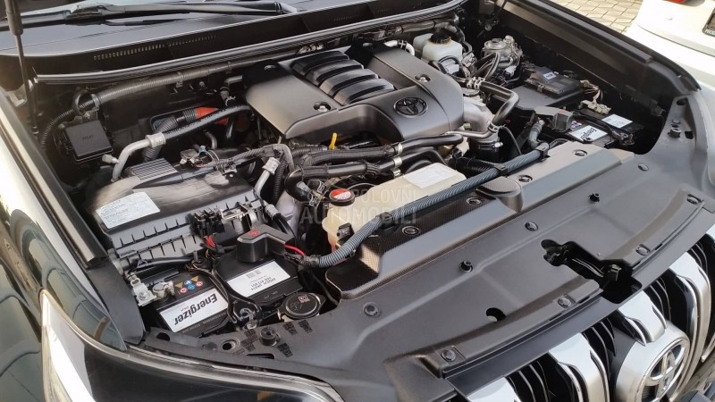 Toyota Land Cruiser 4WD/LED/PREMIUM/FUL