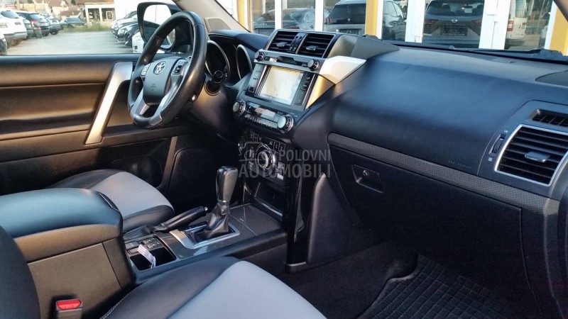 Toyota Land Cruiser 4WD/LED/PREMIUM/FUL