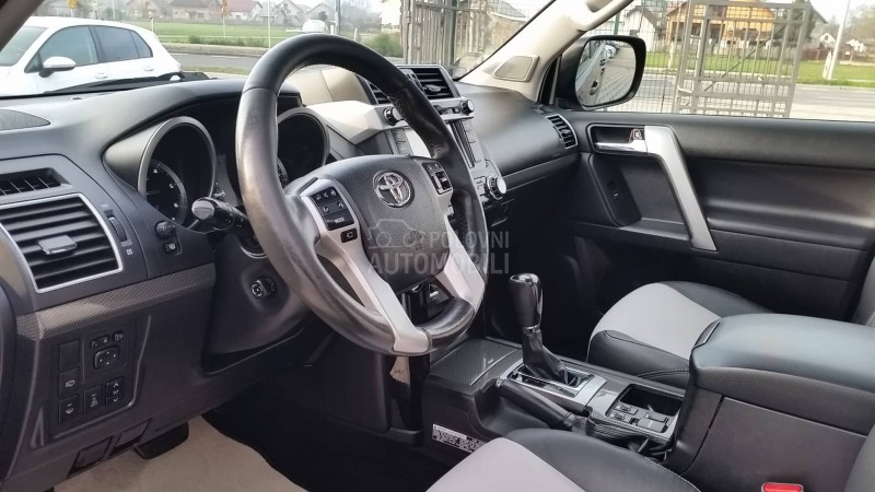 Toyota Land Cruiser 4WD/LED/PREMIUM/FUL