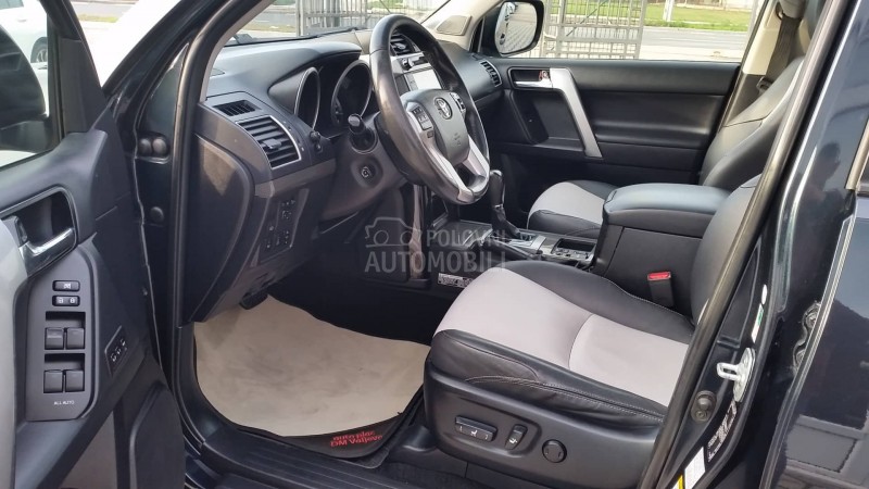 Toyota Land Cruiser 4WD/LED/PREMIUM/FUL