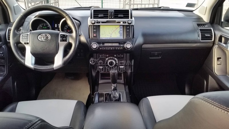 Toyota Land Cruiser 4WD/LED/PREMIUM/FUL