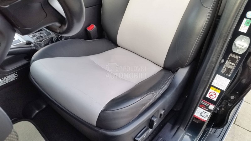 Toyota Land Cruiser 4WD/LED/PREMIUM/FUL