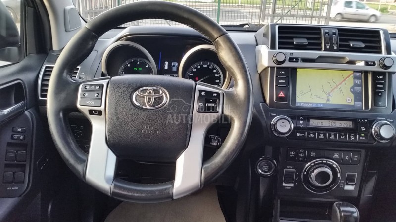 Toyota Land Cruiser 4WD/LED/PREMIUM/FUL