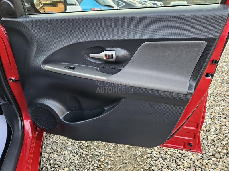 Toyota Urban Cruiser 1. V.L.ASNICA TOOP