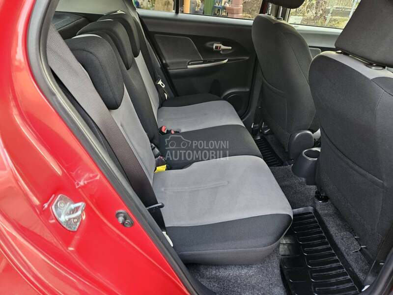 Toyota Urban Cruiser 1. V.L.ASNICA TOOP