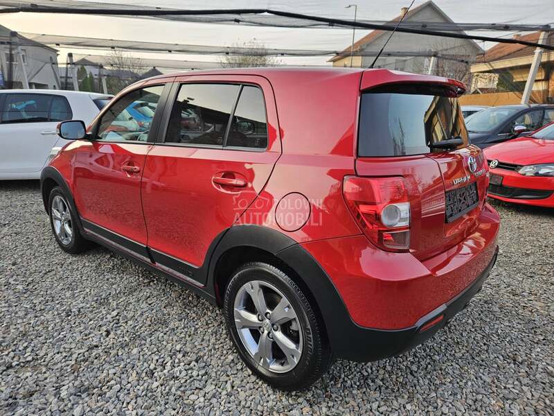 Toyota Urban Cruiser 1. V.L.ASNICA TOOP