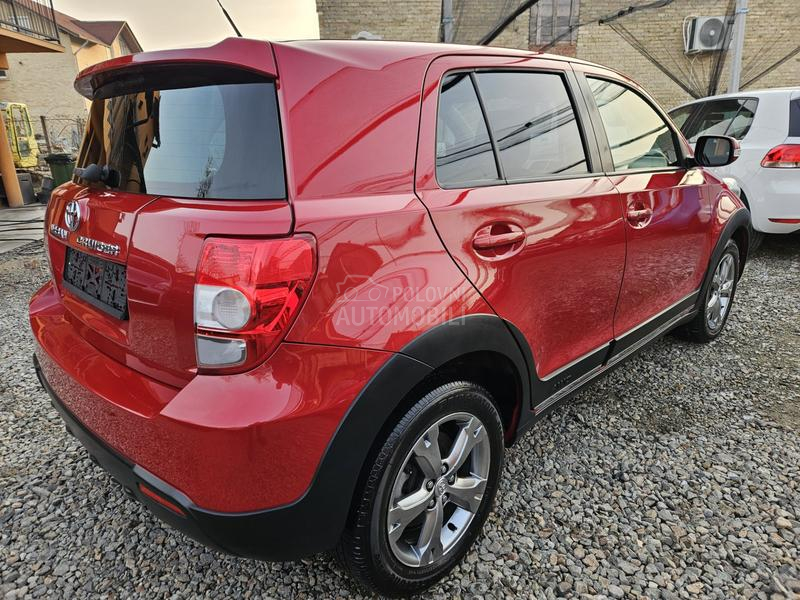 Toyota Urban Cruiser 1. V.L.ASNICA TOOP