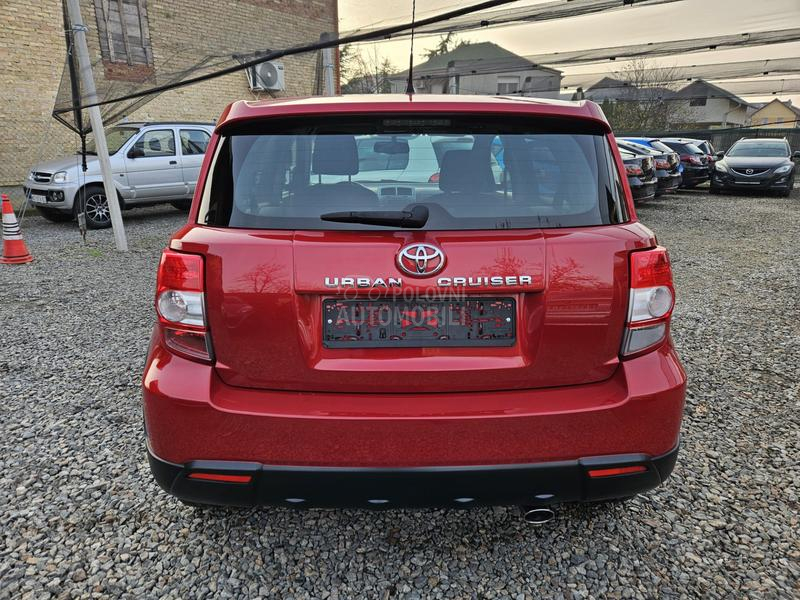 Toyota Urban Cruiser 1. V.L.ASNICA TOOP
