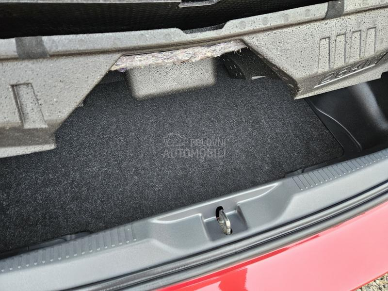 Toyota Urban Cruiser 1. V.L.ASNICA TOOP