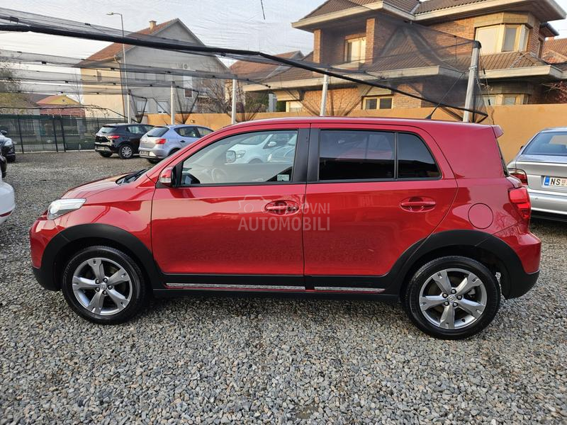 Toyota Urban Cruiser 1. V.L.ASNICA TOOP