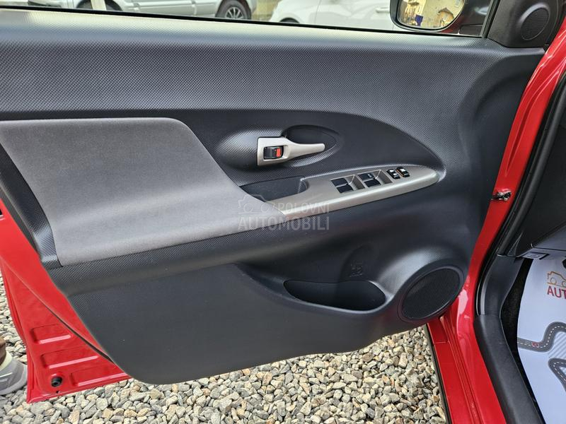 Toyota Urban Cruiser 1. V.L.ASNICA TOOP